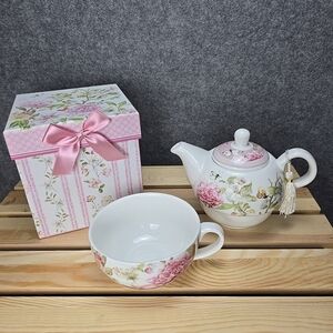NIB 5.8" Porcelain Tea For 1, Pink Peony GORGEOUS!
